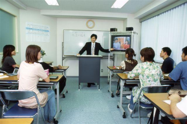 蔚藍留學：東京環球日本語學校圓我大學夢